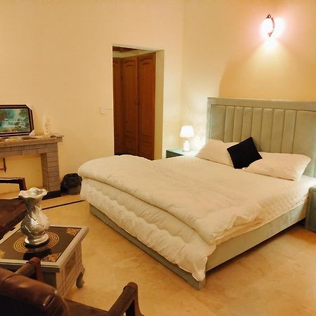ホテル Royal Residential イスラマバード エクステリア 写真