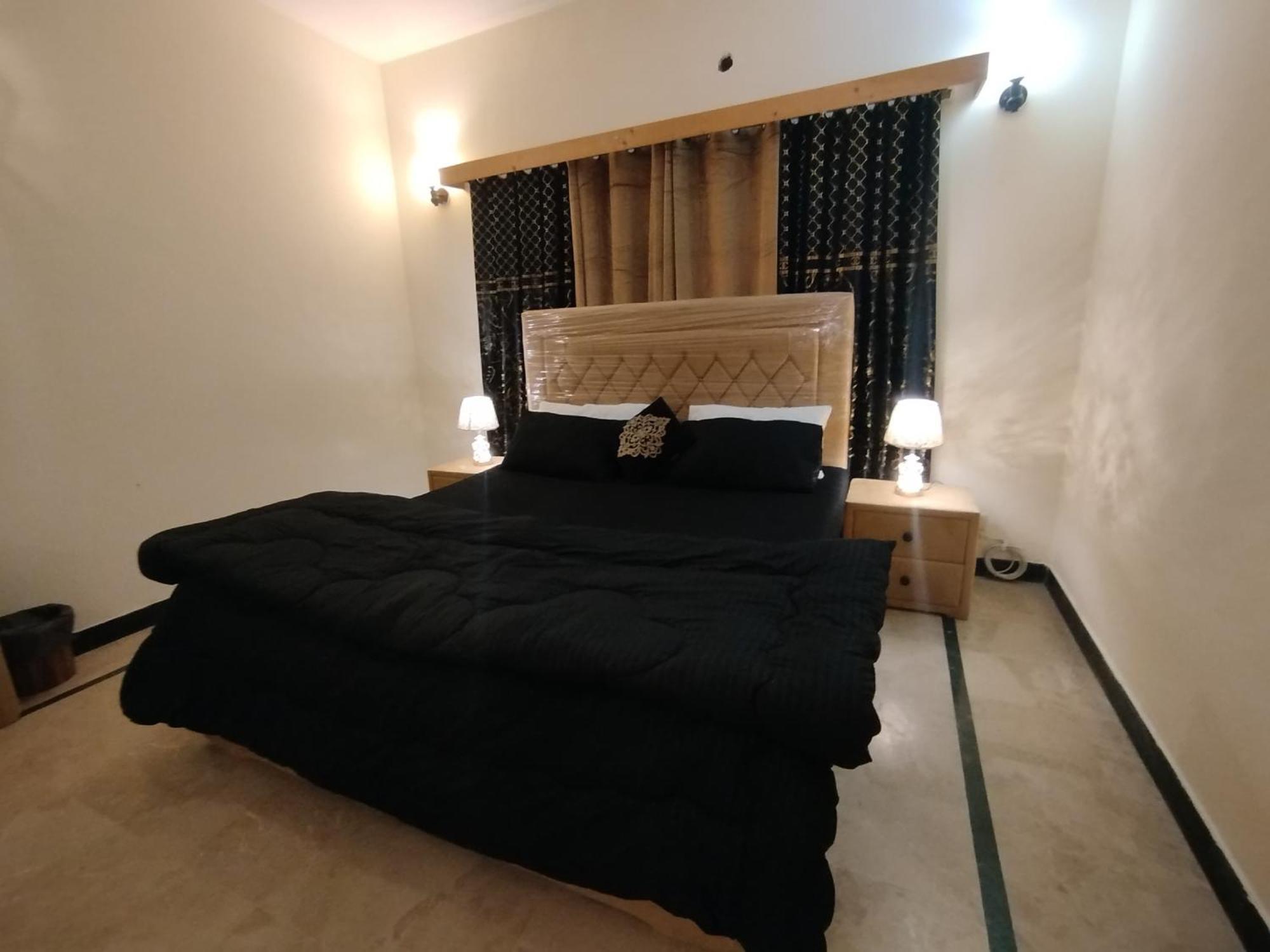 ホテル Royal Residential イスラマバード エクステリア 写真