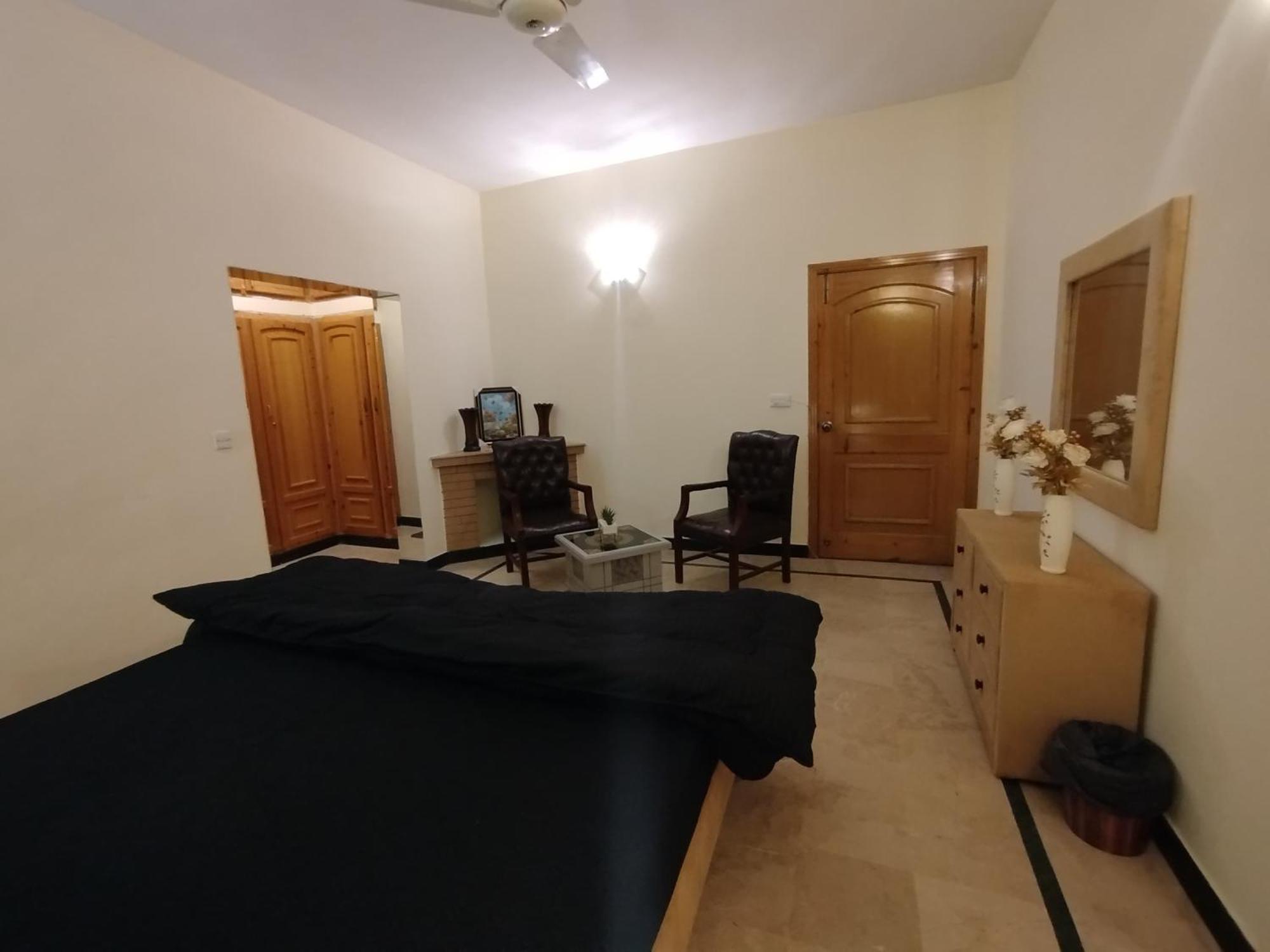 ホテル Royal Residential イスラマバード エクステリア 写真
