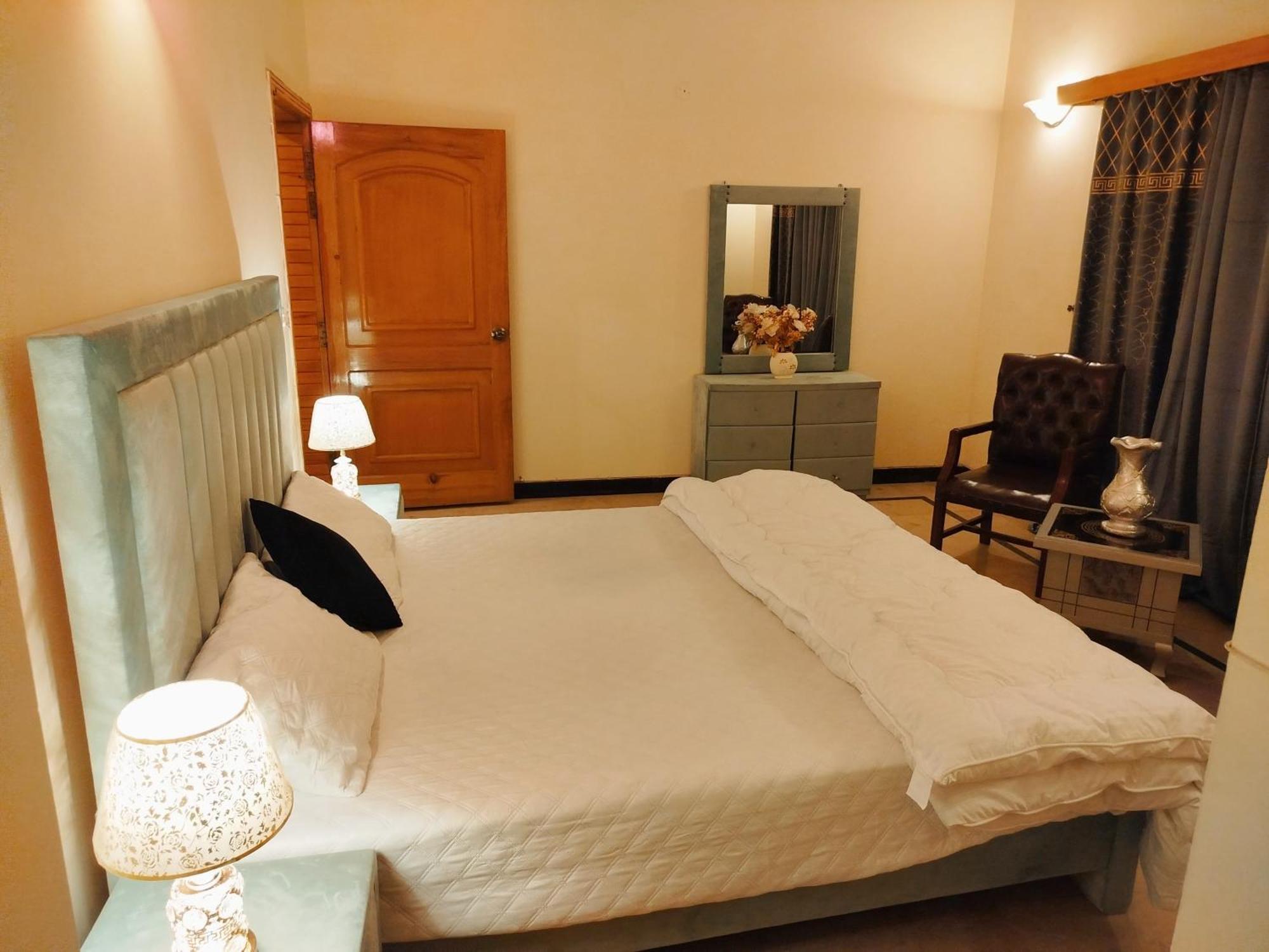ホテル Royal Residential イスラマバード エクステリア 写真