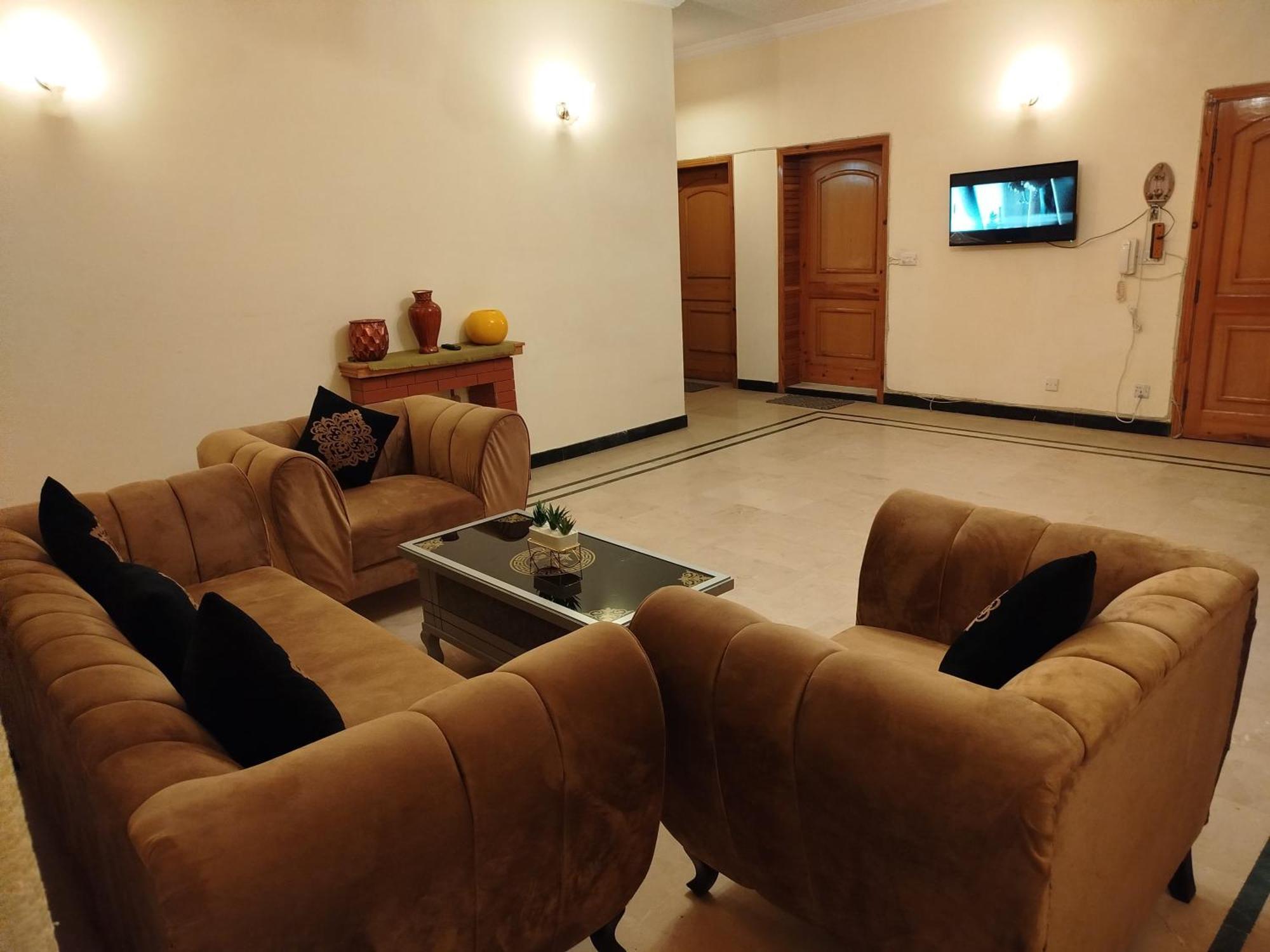 ホテル Royal Residential イスラマバード エクステリア 写真